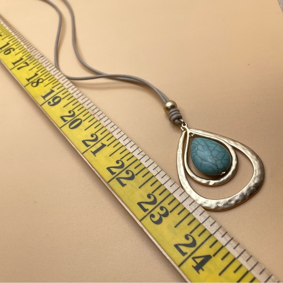 Howard’s Light Gold Tone Corded Faux Turquoise Pendant Long Necklace - Picture 5 of 5